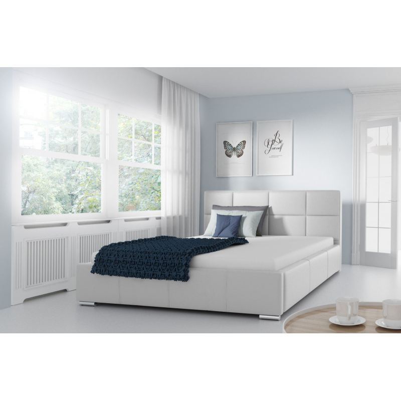 Jednoduchá postel Marion 200x200, bílá eko kůže