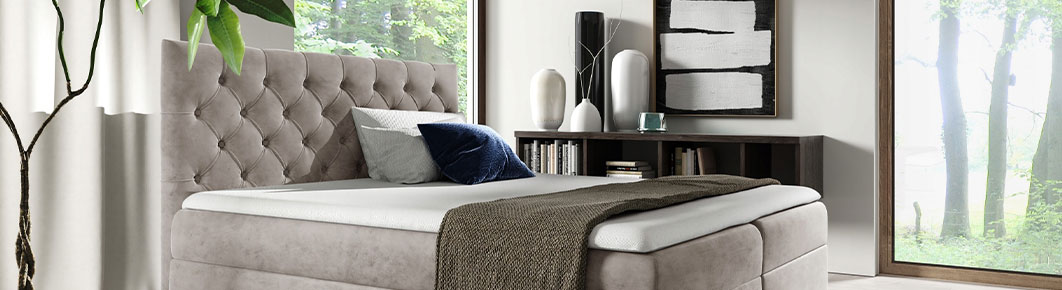 Útulná sezóna - sedačky, komody s biokrbem, čalouněné postele, osvětlení