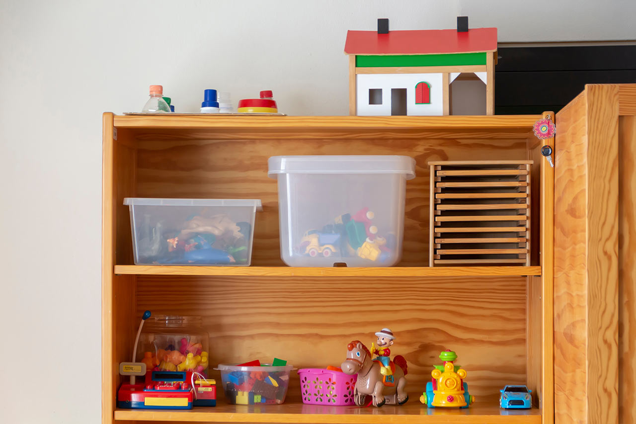 Úložný prostor na hračky vykouzlíte i s tím, co máte doma. Stačí se zamyslet, jak na to
