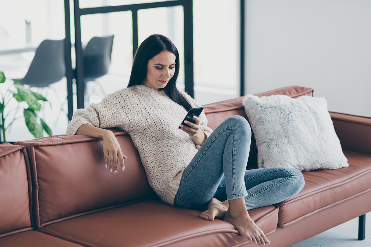 Kůže je klasický materiál, který nezklame. Podobné vlastnosti a šetrnější zdroje představuje oblíbená eko kůže.