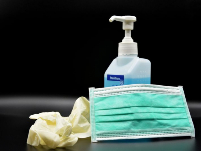 Seriál jednoduchý úklid: vyrobte si domácí dezinfekci na povrchy i na ruce